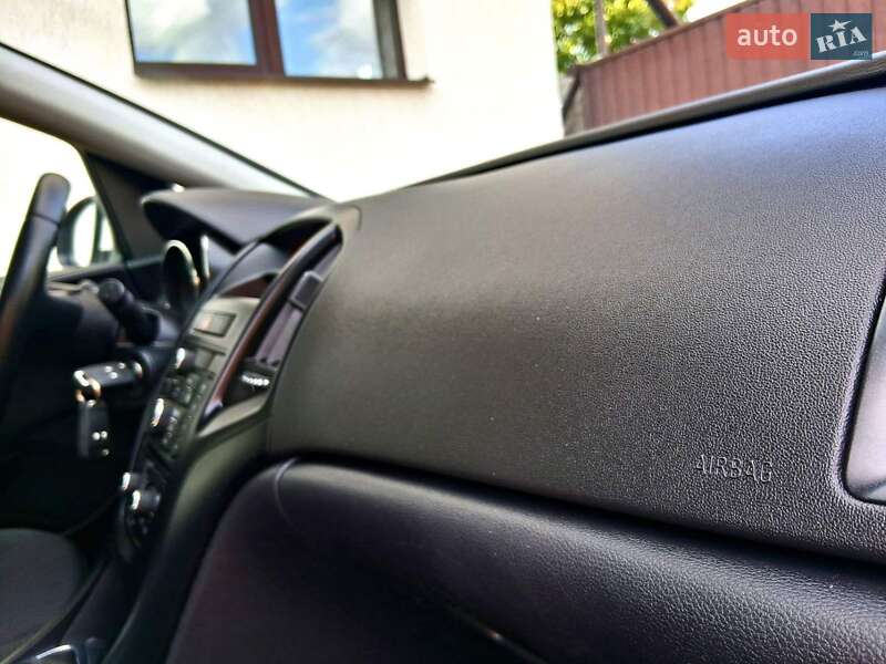 Универсал Opel Astra 2011 в Харькове