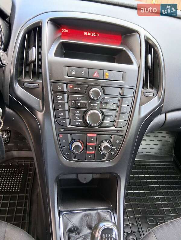 Универсал Opel Astra 2011 в Харькове