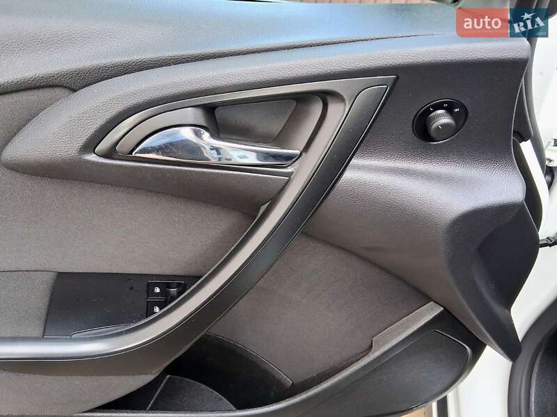 Универсал Opel Astra 2011 в Харькове