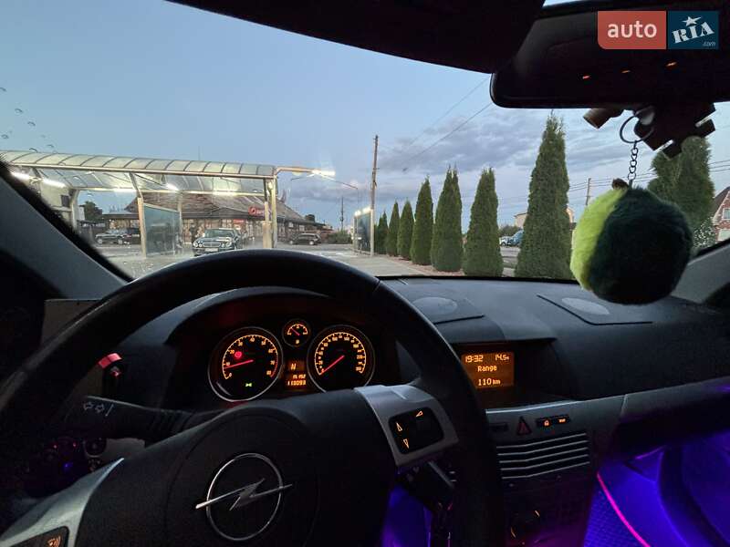 Седан Opel Astra 2009 в Сарнах