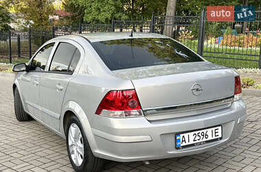 Седан Opel Astra 2008 в 