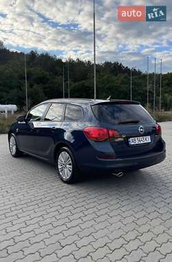 Универсал Opel Astra 2011 в 
