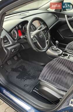 Универсал Opel Astra 2011 в 