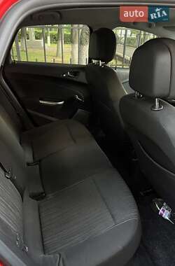 Хэтчбек Opel Astra 2010 в 