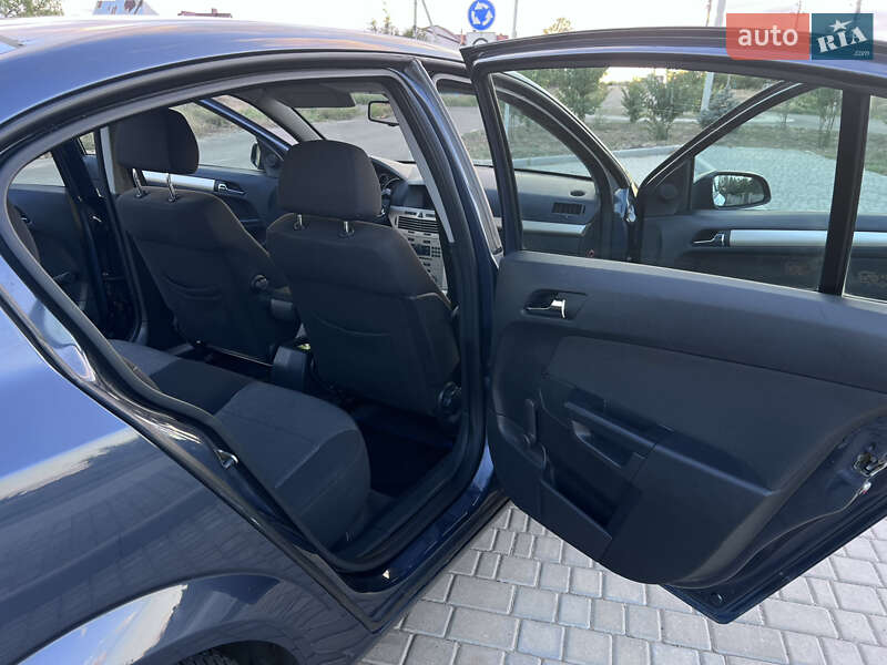 Седан Opel Astra 2008 в Одессе