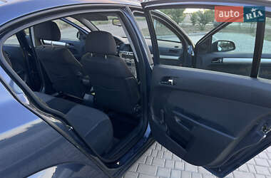 Седан Opel Astra 2008 в 