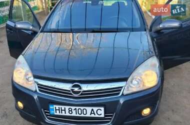 Хетчбек Opel Astra 2009 в Сараті
