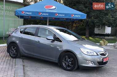 Хэтчбек Opel Astra 2011 в Львове