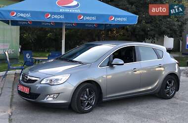 Хэтчбек Opel Astra 2011 в 