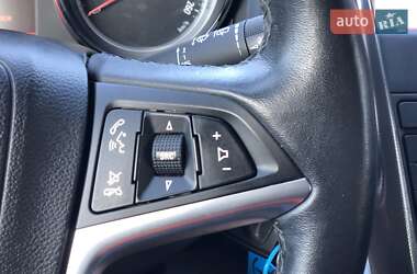 Хэтчбек Opel Astra 2011 в 