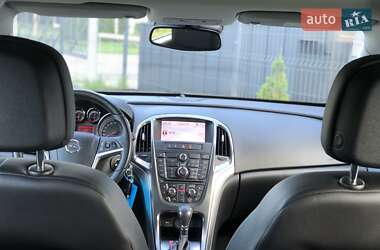 Хэтчбек Opel Astra 2011 в 