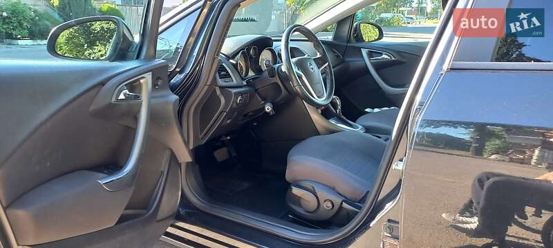 Універсал Opel Astra 2013 в Сторожинці