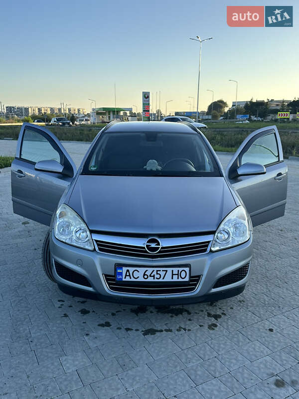 Универсал Opel Astra 2009 в Львове