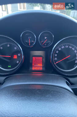Универсал Opel Astra 2012 в 