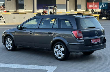 Универсал Opel Astra 2010 в 