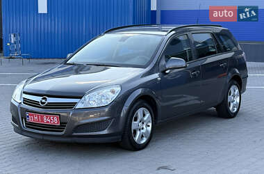 Универсал Opel Astra 2010 в 