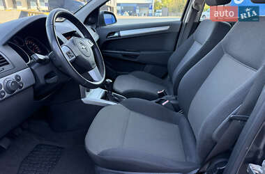 Универсал Opel Astra 2010 в 
