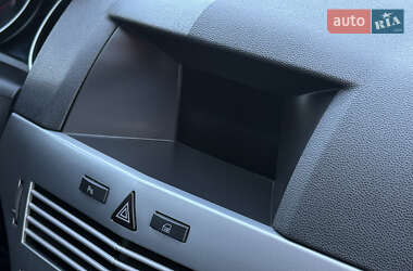 Универсал Opel Astra 2010 в 