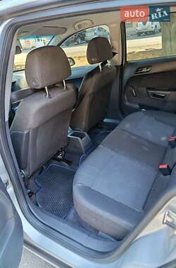 Хэтчбек Opel Astra 2005 в 