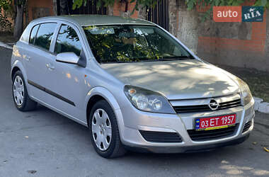 Хэтчбек Opel Astra 2005 в 