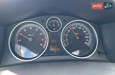 Хэтчбек Opel Astra 2005 в 