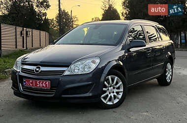 Универсал Opel Astra 2009 в Калуше