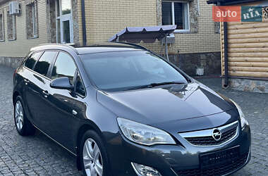 Універсал Opel Astra 2011 в 