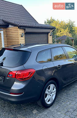 Універсал Opel Astra 2011 в 