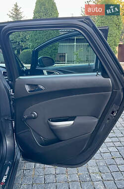 Універсал Opel Astra 2011 в 