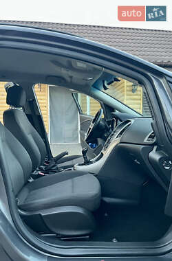 Універсал Opel Astra 2011 в 