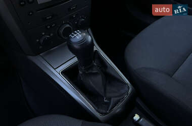 Універсал Opel Astra 2006 в 