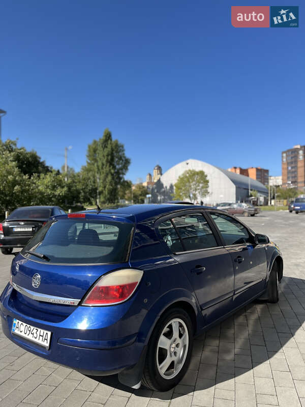 Хетчбек Opel Astra 2004 в Луцьку