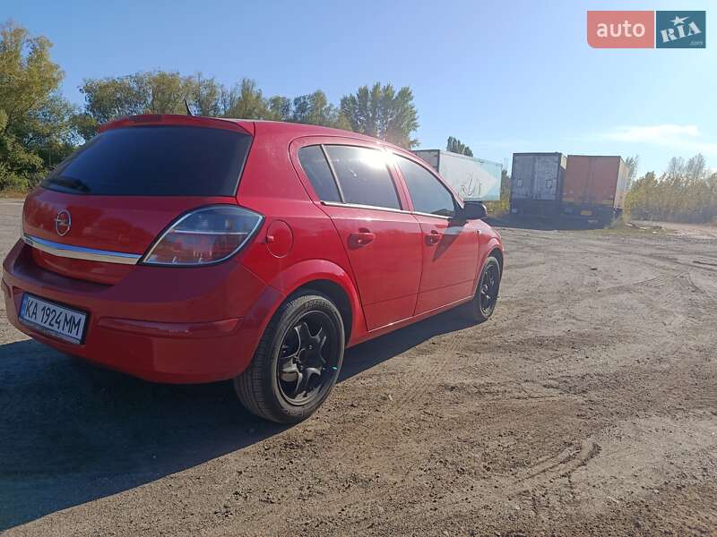 Хэтчбек Opel Astra 2013 в Киеве фото 6 Хэтчбек Opel Astra 2013 в Киеве