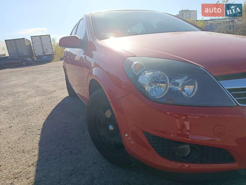 Хэтчбек Opel Astra 2013 в Киеве фото 14 Хэтчбек Opel Astra 2013 в Киеве