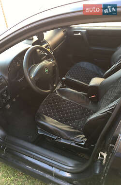 Хэтчбек Opel Astra 1999 в 