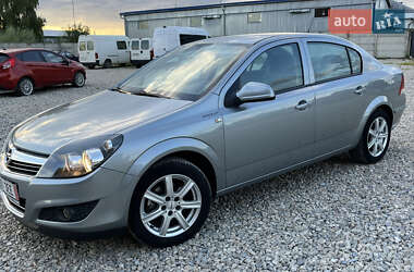 Седан Opel Astra 2011 в 