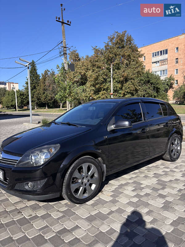 Opel Astra 2011