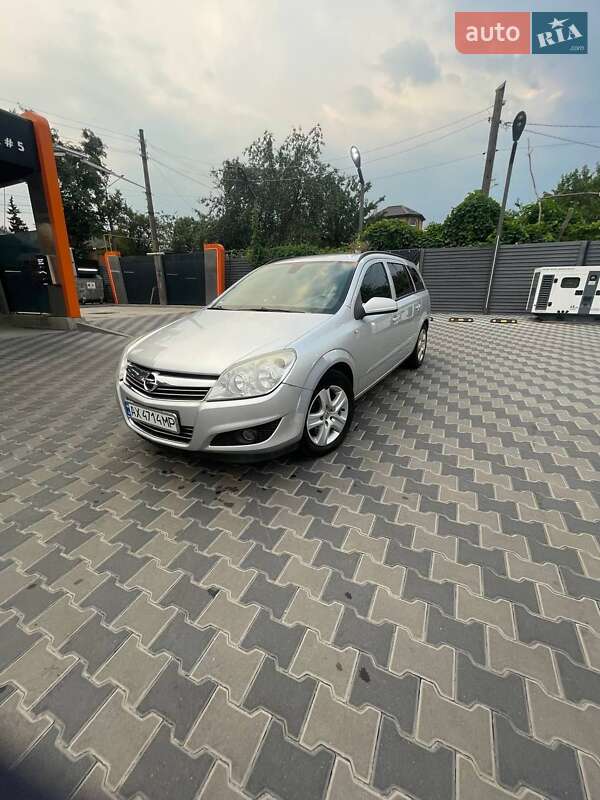 Универсал Opel Astra 2008 в 