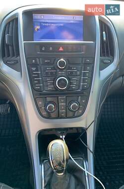 Универсал Opel Astra 2013 в 