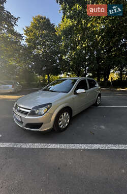 Хэтчбек Opel Astra 2006 в 