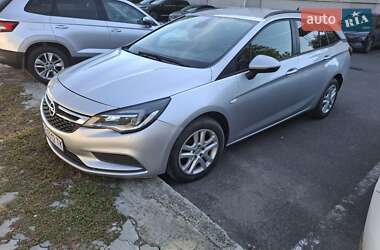 Універсал Opel Astra 2016 в Ужгороді
