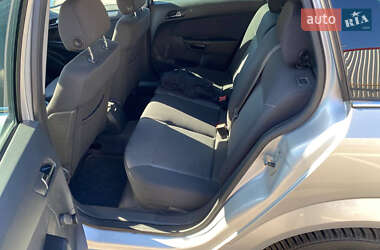 Универсал Opel Astra 2010 в 