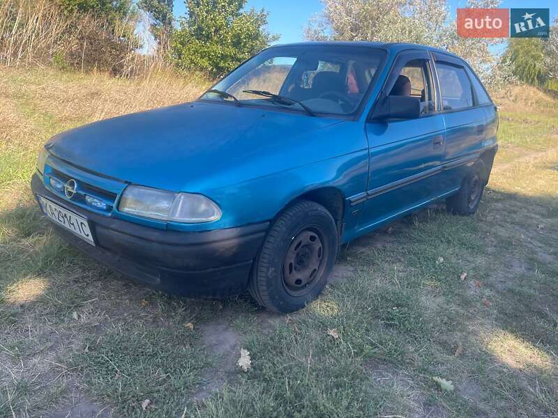 Хэтчбек Opel Astra 1993 в 