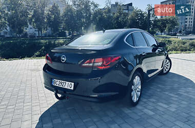 Седан Opel Astra 2012 в 