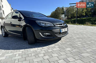 Седан Opel Astra 2012 в 