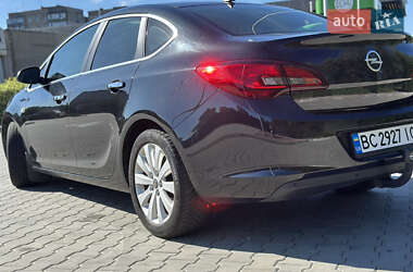 Седан Opel Astra 2012 в 
