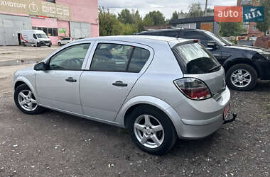 Хетчбек Opel Astra 2009 в 