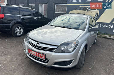 Хетчбек Opel Astra 2009 в 