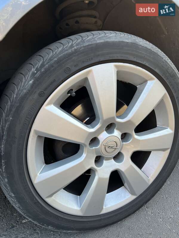 Универсал Opel Astra 2004 в Николаеве