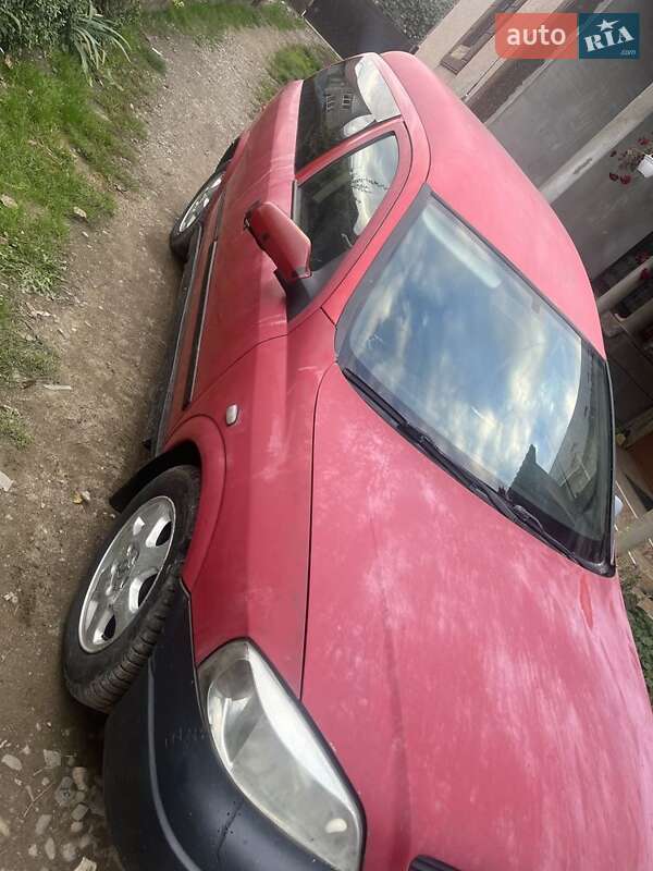 Универсал Opel Astra 2001 в Хусте